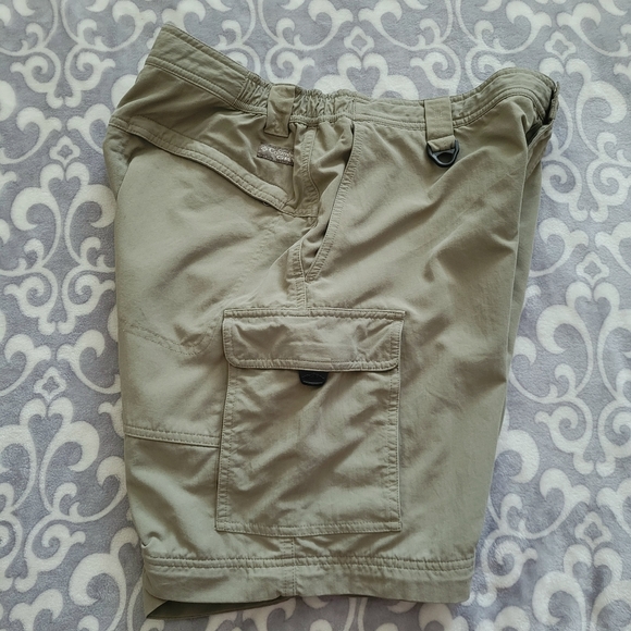 Columbia Men's cargo style shorts, Sage green, Medium - Picture 4 of 8